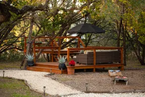 Feed Deer Daily |Peaceful Hill Country Cozy Cabin - Image 2