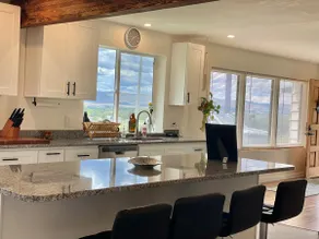 Vineyard View House - Image 2