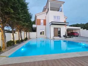 Luxe Villa 2 | Heated Swimming Pool & Jacuzzi SPA - Image 2