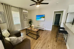 Beach Retreat: Modern 1-Bedroom • Pet Friendly - Image 2