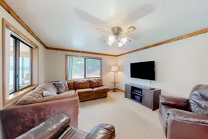 4BR lakefront hideaway with games, & grill - Image 4