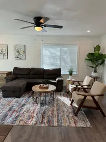 Newly renovated home walkable to Downtown/Park - Image 4
