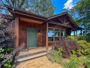 Stoneycrest Cottage at Durant - Image 2