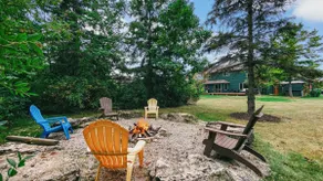Charming Sister Bay Home | Backyard Oasis & HotTub - Image 5