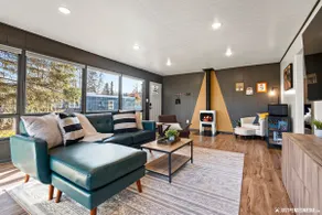 Mid-Century Hideaway Near Downtown Anchorage - Image 2
