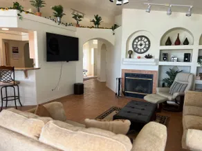 Stylish desert Oasis• work or relax - Image 4