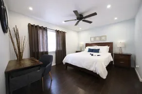 Value 1BR Close to Downtown Austin w Parking|Wi-Fi - Image 2