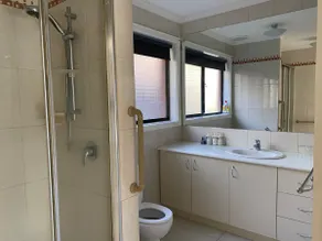 Private guest suite & amenities - Image 4