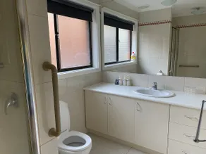 Private guest suite & amenities - Image 3