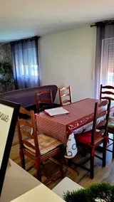 Cozy house with parking, ideal for border crossing - Image 3
