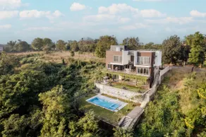 Luxury Villa Near Mumbai with pool - Image 2
