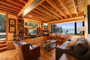 Loft on Lakeshore - On the Lake & Downtown! - Image 3