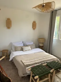 House bedroom with breakfast - Image 3