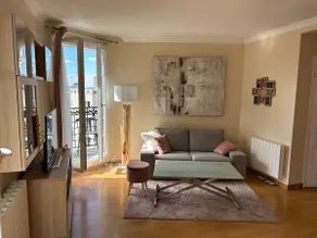 Charming 31 m2 studio with Eiffel Tower view and full balcony - Image 4
