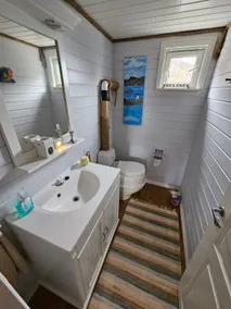 View cabin in peaceful area - Image 2