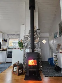 View cabin in peaceful area - Image 4