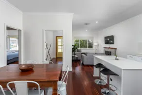 Charming Large Home: Modern Comfort and Convenience - Image 4