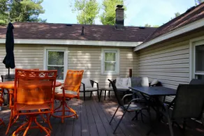 4 BR Spacious Home by Lake MI w/ BBQ Grill & Deck - Image 2