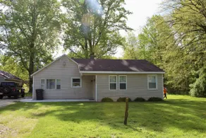 4 BR Spacious Home by Lake MI w/ BBQ Grill & Deck - Image 4