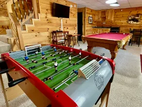 Beautiful cabin 5 bed 3 bath w/ hot tub #17 - Image 4
