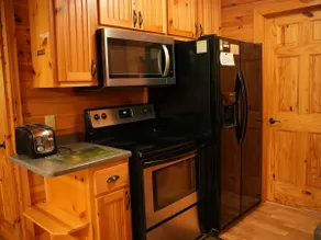 Beautiful cabin 5 bed 3 bath w/ hot tub #17 - Image 5