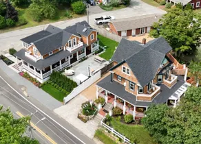 New Home Walk to Town & Beaches - Image 2