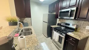 Chic West LA Getaway - Image 3