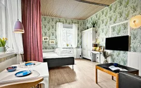 Would you like to stay in a scenic area - Image 2