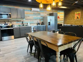 Winchester's Premier Downtown Loft! Near The Lake! - Image 4