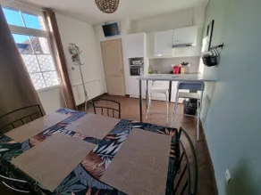 Entire house. 2-4 pers. Closed parking. Terrace - Image 4