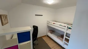 Large 24/7 secure country flat, central hub - Image 5