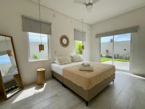 Exclusive Seaside House: Pool, Grill, and Stylish Design - Image 3