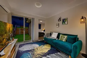 Charming 2-Bedroom Granny Flat with Private Yard - Image 3
