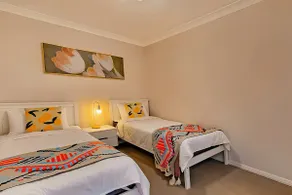 Charming 2-Bedroom Granny Flat with Private Yard - Image 5