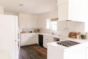 Cozy Spacious home w/ backyard near A&M & Legends - Image 4