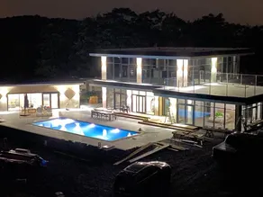 Industrial Modern Home - 360 Views! - Image 3