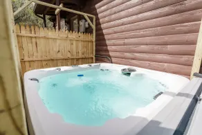 Fire Pit/MountainViews/Crib/Dog Friendly/Hot tub - Image 2