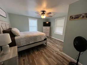 Pet friendly countryside Farmhouse in Upper Ozarks - Image 4