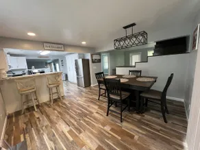 Pet friendly countryside Farmhouse in Upper Ozarks - Image 2