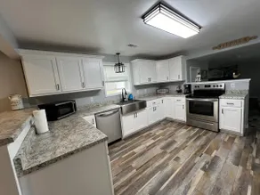 Pet friendly countryside Farmhouse in Upper Ozarks - Image 3