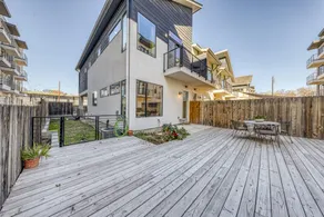 Dog-Friendly 2BR Near UT & Q2 | Free Parking - Image 3