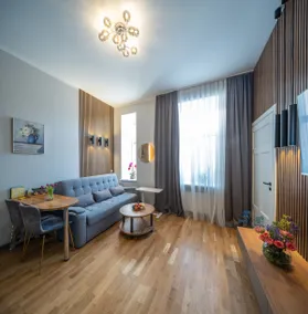 Free parking | Elegant, modern Apartment - Image 3