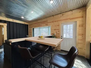 Beehive shipping container cabin - Image 4