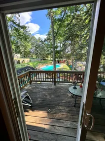 Large Pool & Hottub Oasis - Image 2