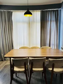 Black Crystal Modern 1BR Apartment - Image 3
