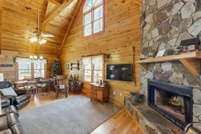 Wolf Creek Retreat Stay - Image 4