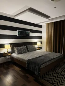 Magnum: Gold Crest One Bed Apt - Image 2