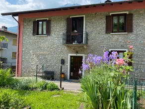 Apartment with garden - Image 2
