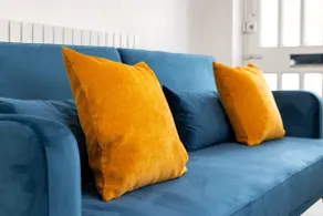 Beautiful House by Station with Private Parking - Image 3