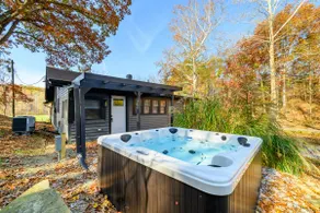 Copper Hill - hot tub, wildlife, & close to shops! - Image 2